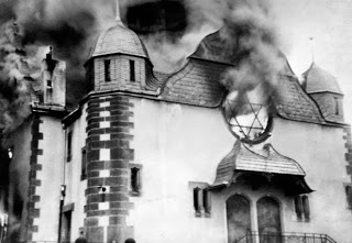 Kristallnacht synagogue desctruction